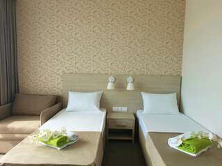 Отель Club Resort Hotel «OASIS» Алахадзы Стандартный двухместный номер с 1 кроватью или 2 отдельными кроватями-9